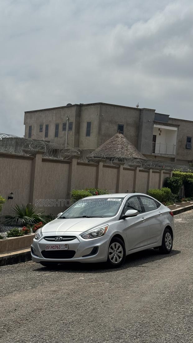 Hyundai Accent SE Sedan 2017 Silver
