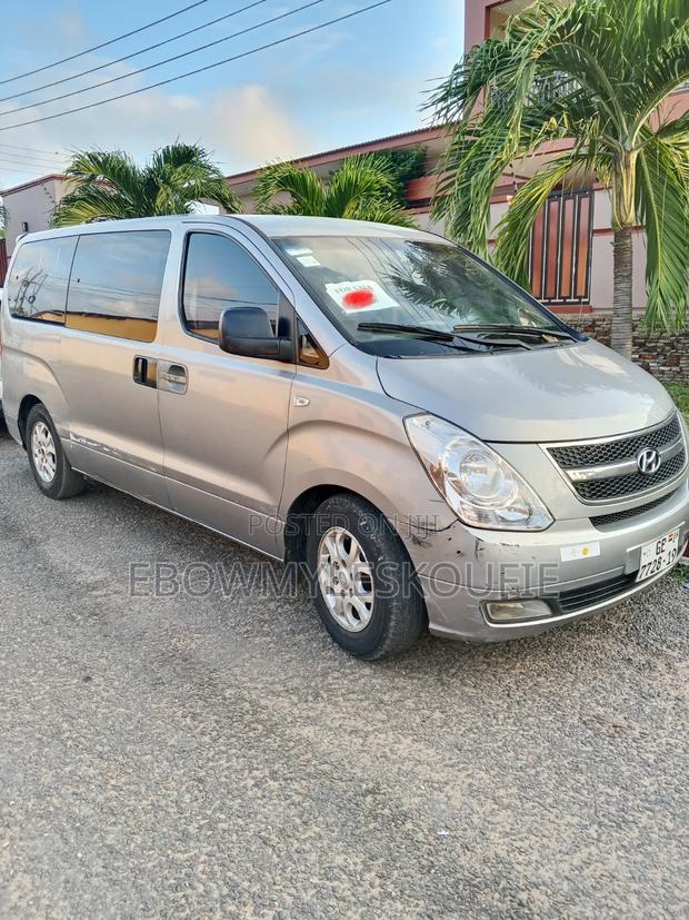 Hyundai H200 2012 Gray