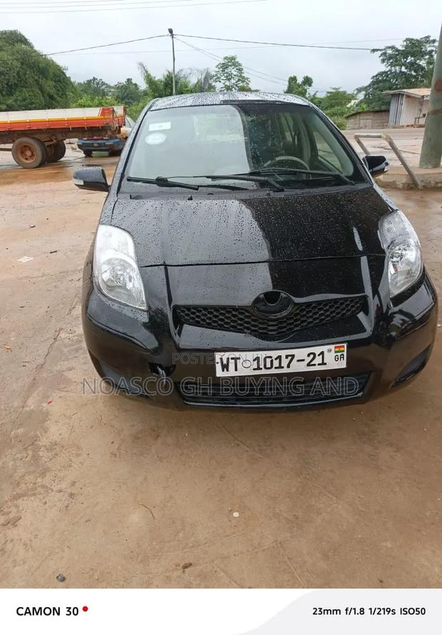 Toyota Vitz 2009 Black