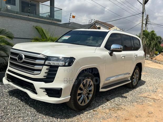 Toyota Land Cruiser 2024 White