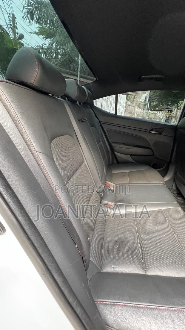 Hyundai Elantra Sport Sedan FWD (1.6L 4cyl 6M) 2017 White