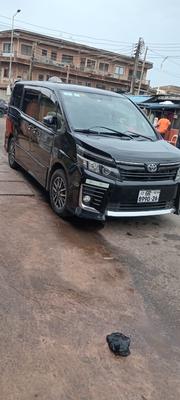 Toyota Voxy SV Premium 2014 Black for sale