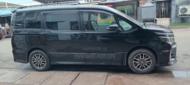 Toyota Voxy SV Premium 2014 Black