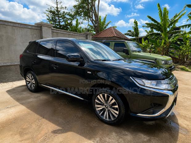 Mitsubishi Outlander 2022 Black