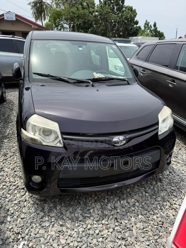 Toyota Sienta 1.5 FWD 2013 Matt Black