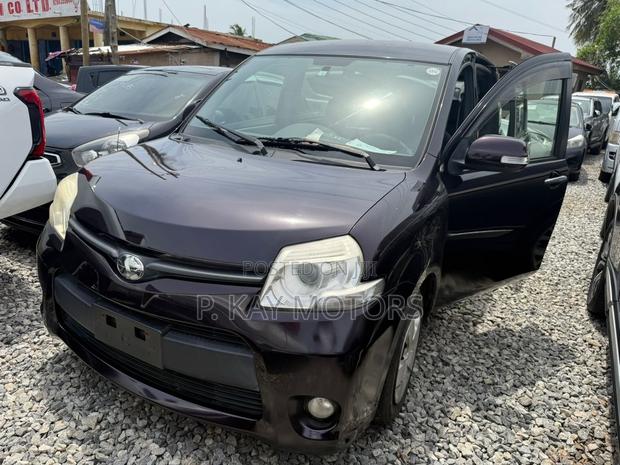 Toyota Sienta 1.5 FWD 2013 Matt Black