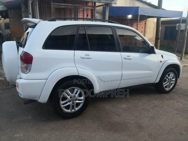 Toyota RAV4 2004 White