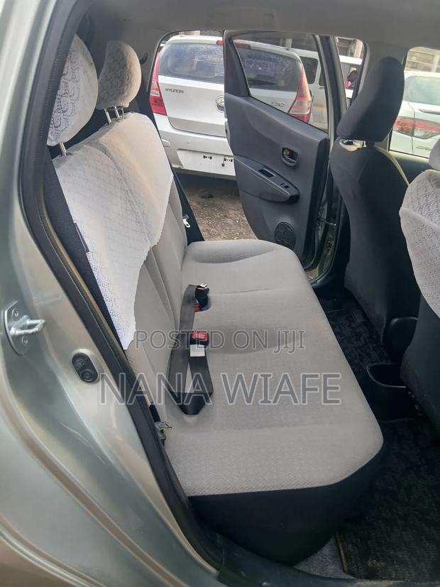 Toyota Vitz 1.0 FWD 5dr 2013 Gray