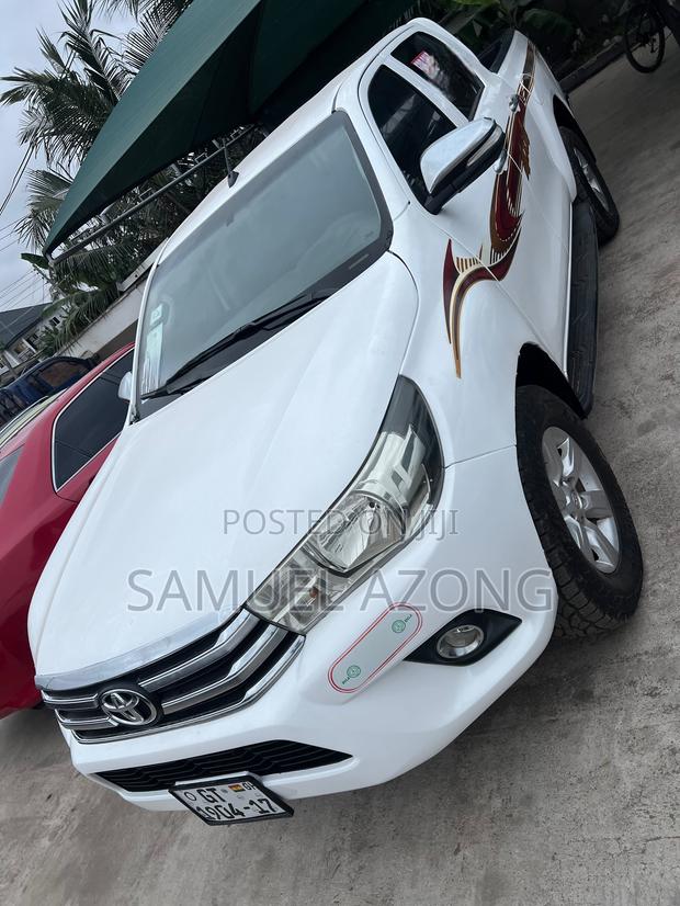 Toyota Hilux SR+ 4x4 2017 White