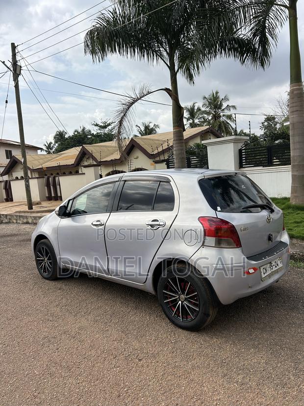Toyota Vitz 1.3 AWD 3dr 2010 Silver