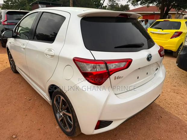 Toyota Vitz 1.3 AWD 3dr 2017 White