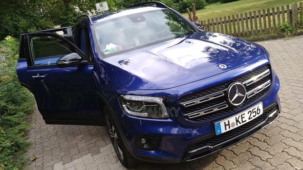 Mercedes-Benz GLB-Class 2024 Blue