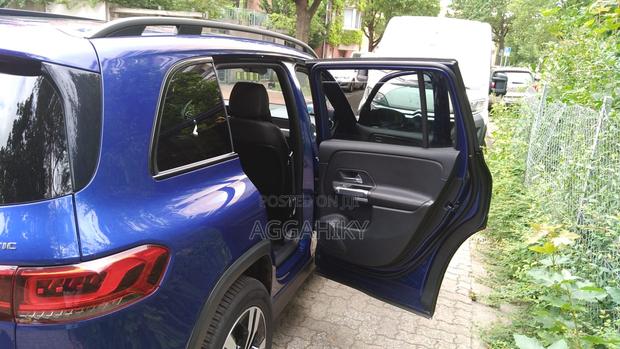 Mercedes-Benz GLB-Class 2024 Blue