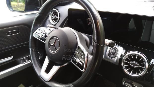 Mercedes-Benz GLB-Class 2024 Blue