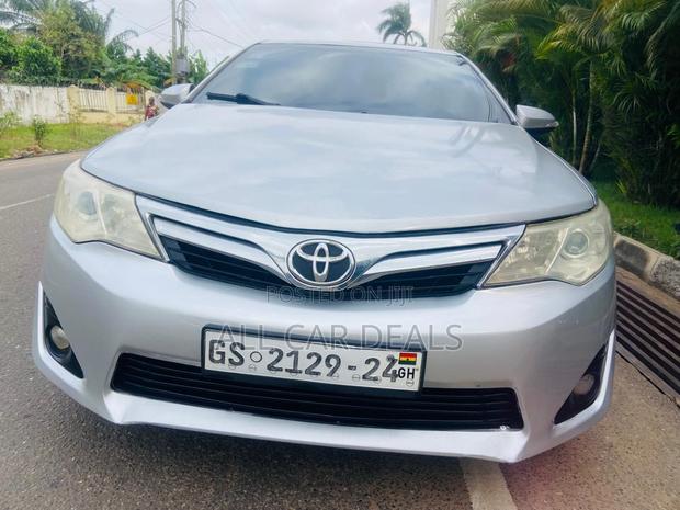 Toyota Camry LE 4dr Sedan (2.5L 4cyl 6A) 2014