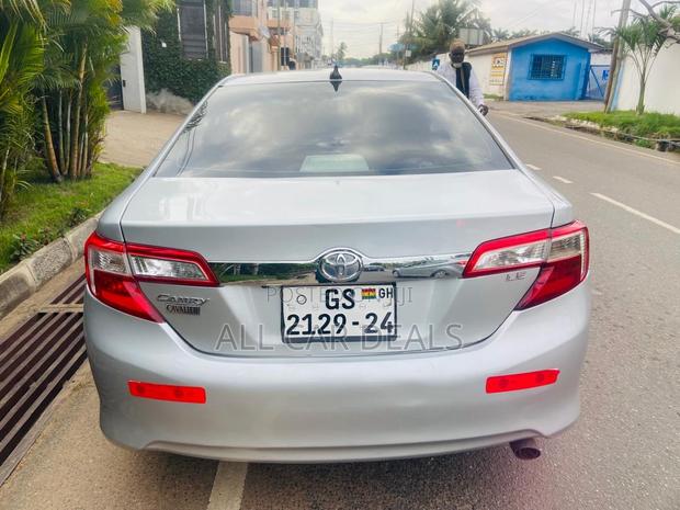 Toyota Camry LE 4dr Sedan (2.5L 4cyl 6A) 2014
