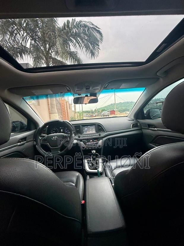 Hyundai Elantra 2018 Blue