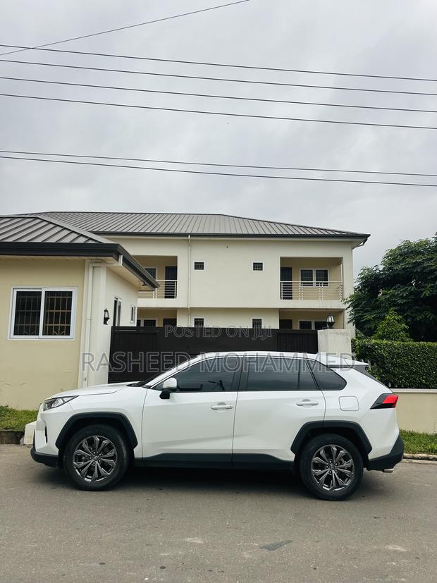 Toyota RAV4 XLE AWD 2023 White