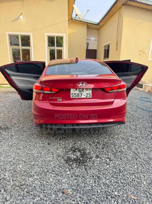 Hyundai Elantra 2017 Red
