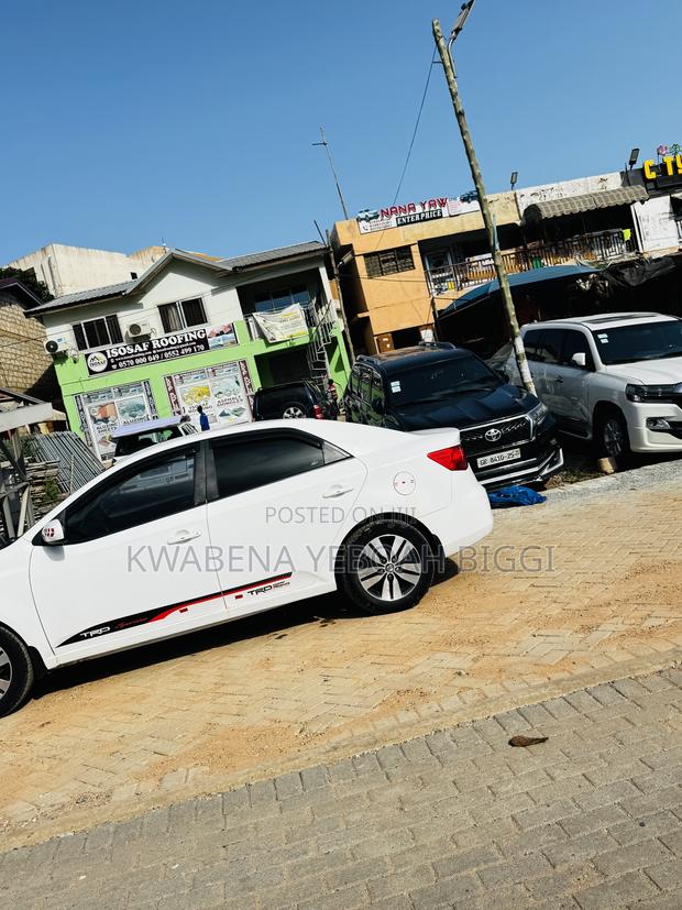 Kia Forte EX Hatchback 2013 White