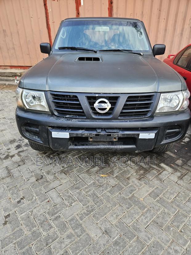 Nissan Patrol 2003 Gray