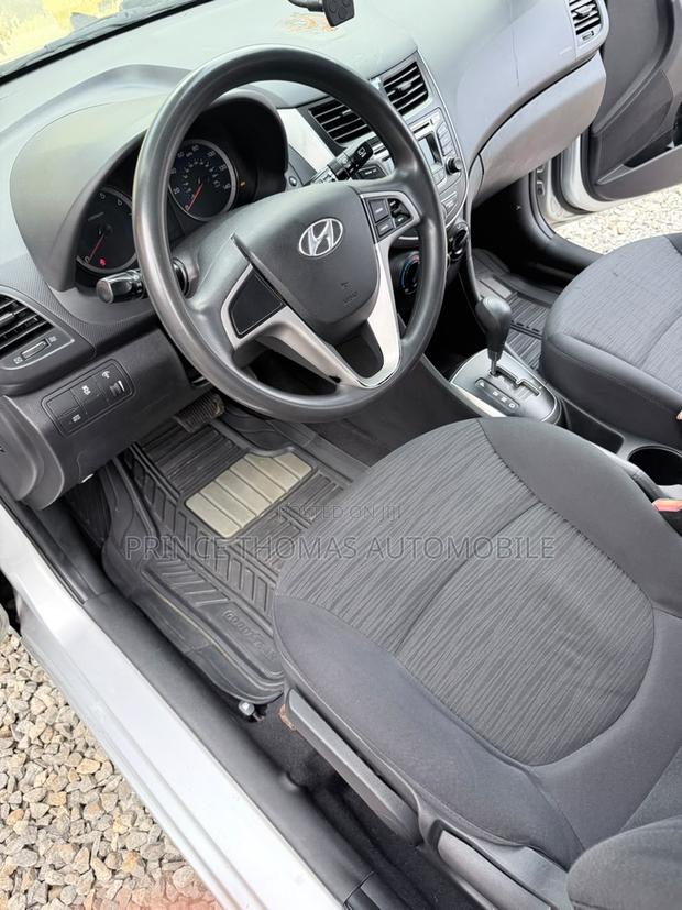 Hyundai Accent 2015 Silver