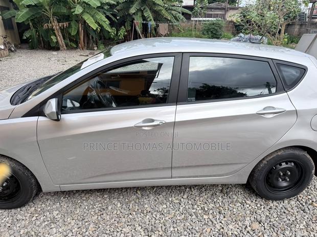 Hyundai Accent 2015 Silver