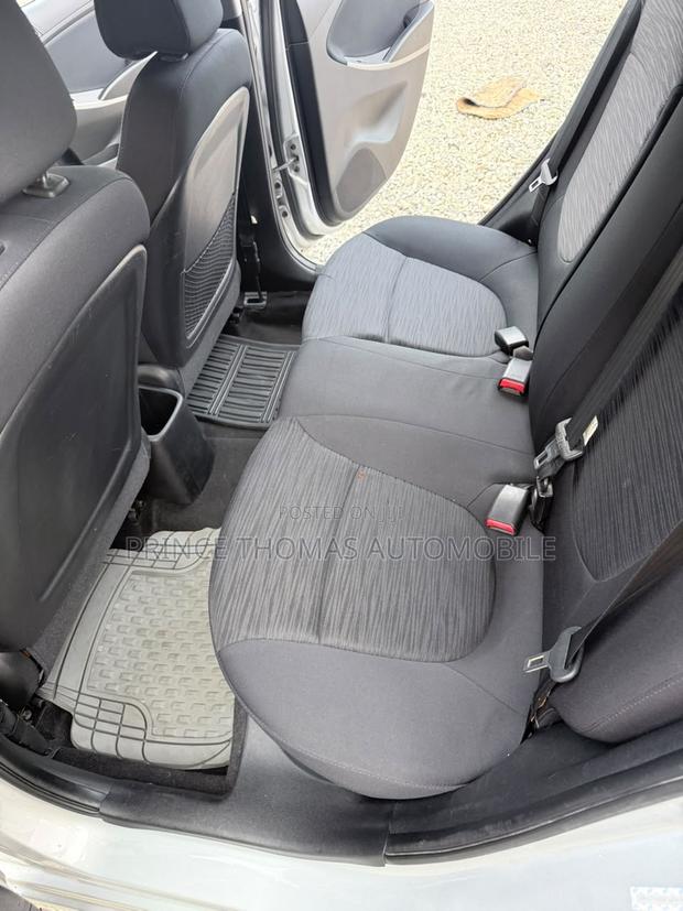 Hyundai Accent 2015 Silver