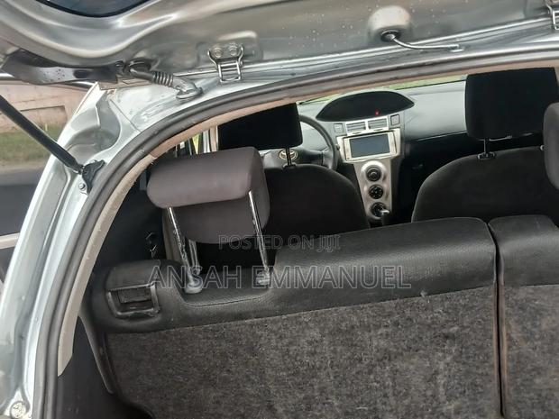 Toyota Vitz 2010 Gray