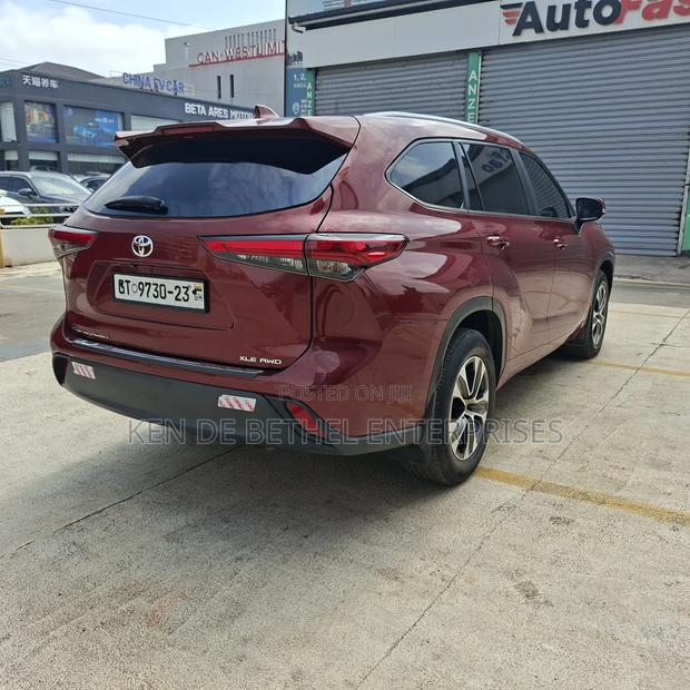 Toyota Highlander 2023 Red