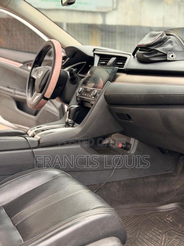 Honda Civic Touring 4dr Sedan (1.5L 4cyl) 2016 White