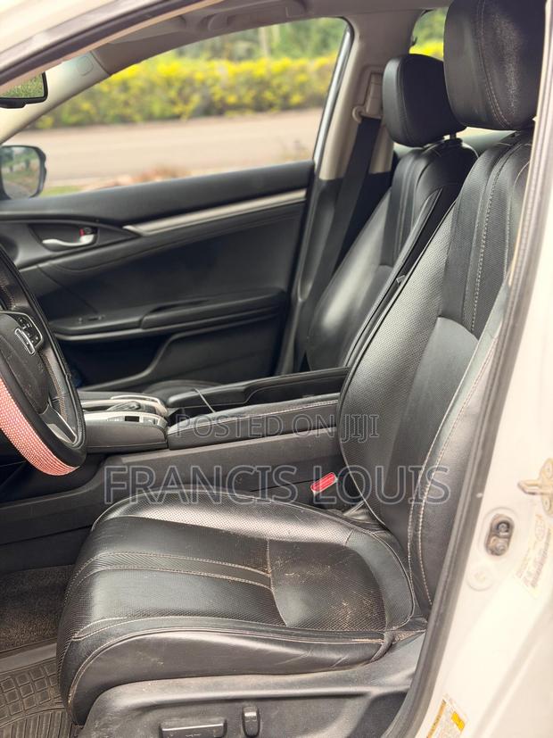 Honda Civic Touring 4dr Sedan (1.5L 4cyl) 2016 White
