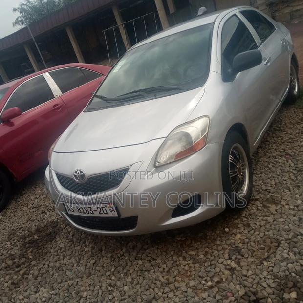 Toyota Yaris 2011 Silver