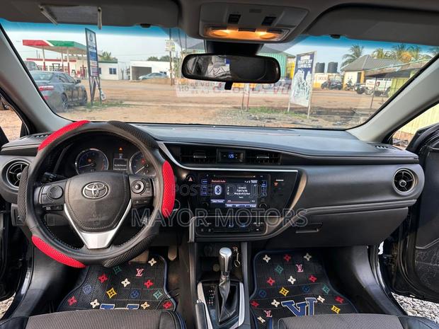 Toyota Corolla LE ECO 4dr Sedan (1.8L 4cyl CVT) 2017 Black