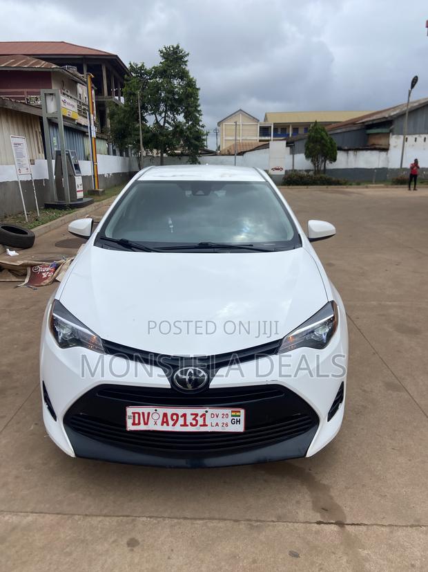Toyota Corolla LE ECO 4dr Sedan (1.8L 4cyl CVT) 2017 White