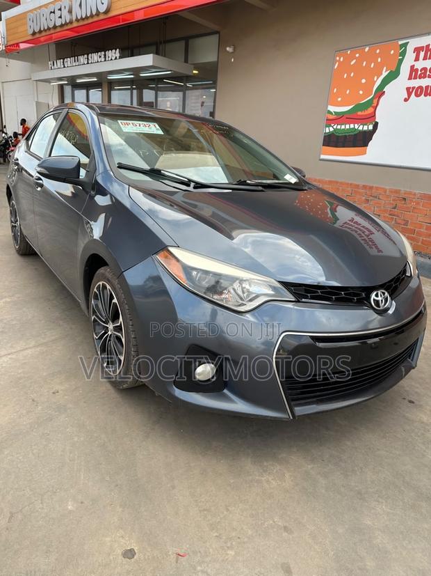 Toyota Corolla S 4dr Sedan (1.8L 4cyl CVT) 2015 Gray