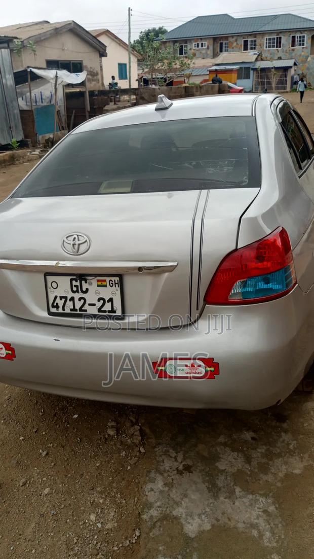 Toyota Belta 2010 Silver