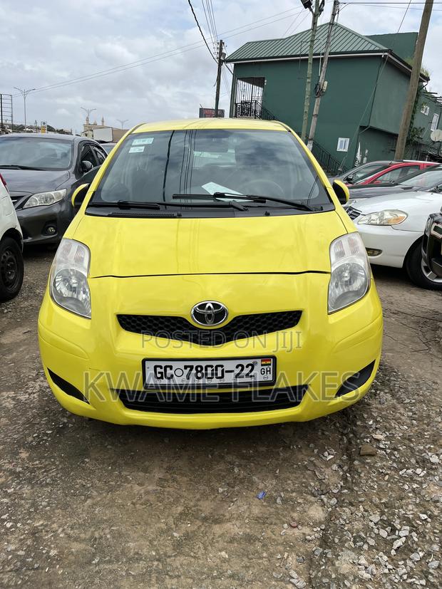 Toyota Yaris 2010 Yellow