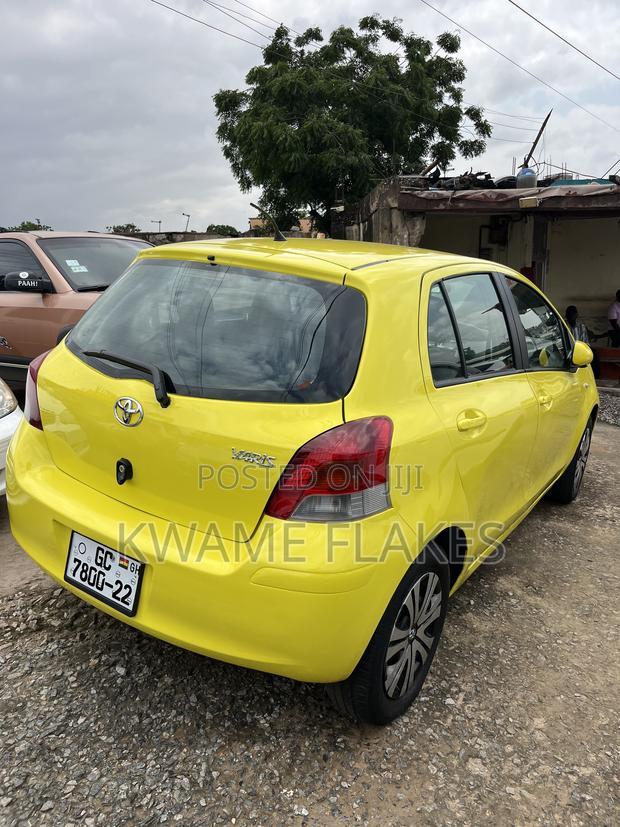 Toyota Yaris 2010 Yellow