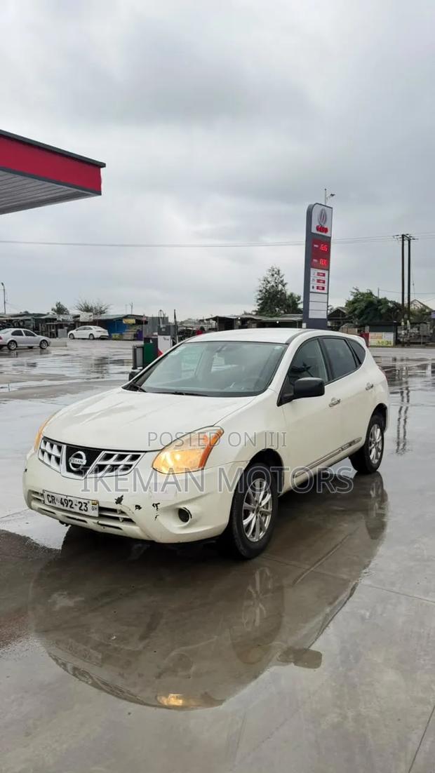 Nissan Rogue 2011 White