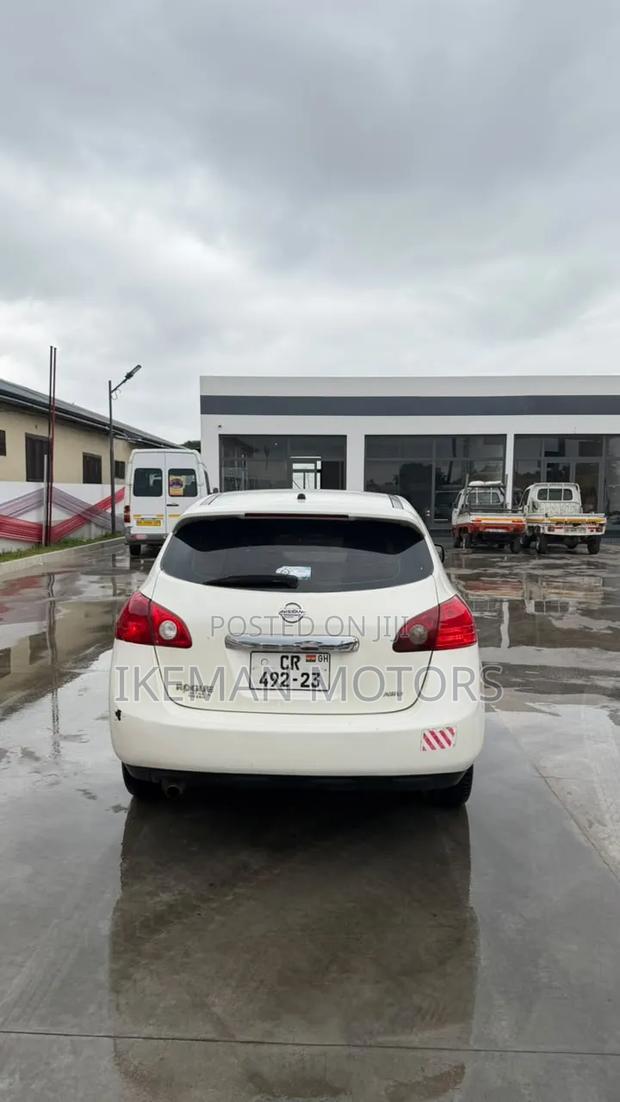 Nissan Rogue 2011 White