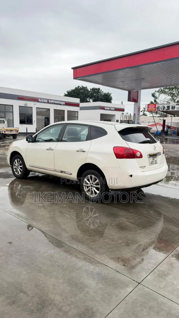 Nissan Rogue 2011 White