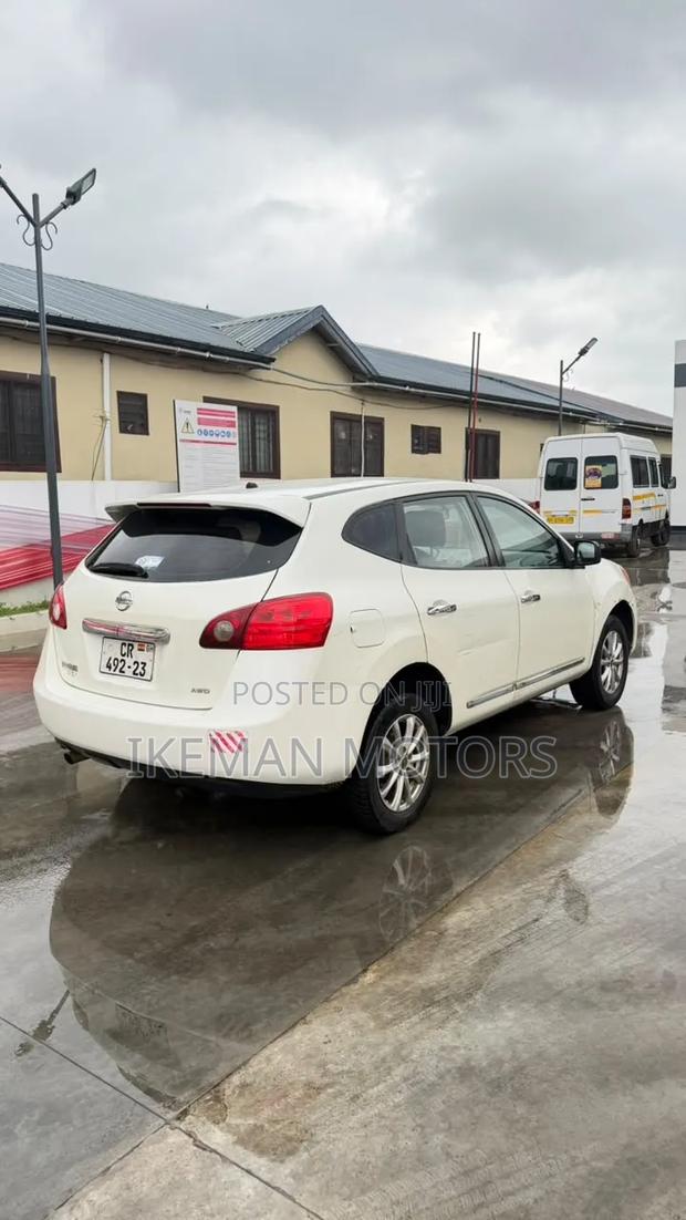 Nissan Rogue 2011 White