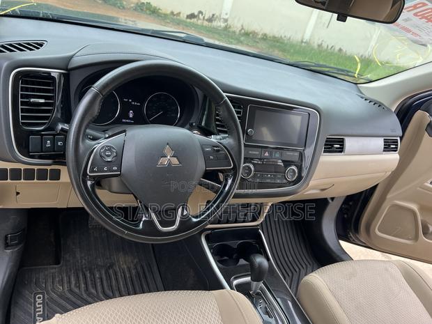 Mitsubishi Outlander SEL AWC 2018 Blue