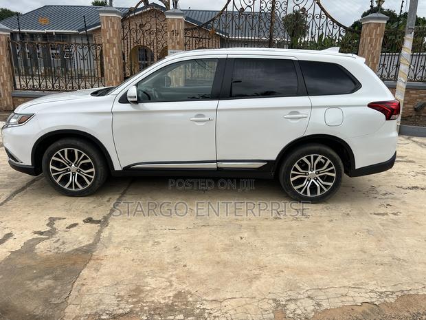 Mitsubishi Outlander SEL AWC 2017 White
