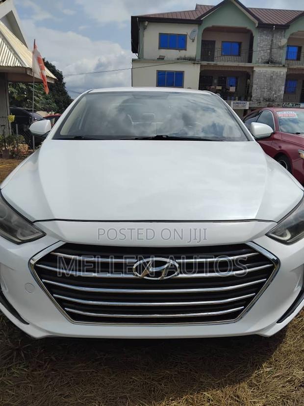 Hyundai Elantra ECO Sedan FWD (1.4L 4cyl 7A) 2017 White