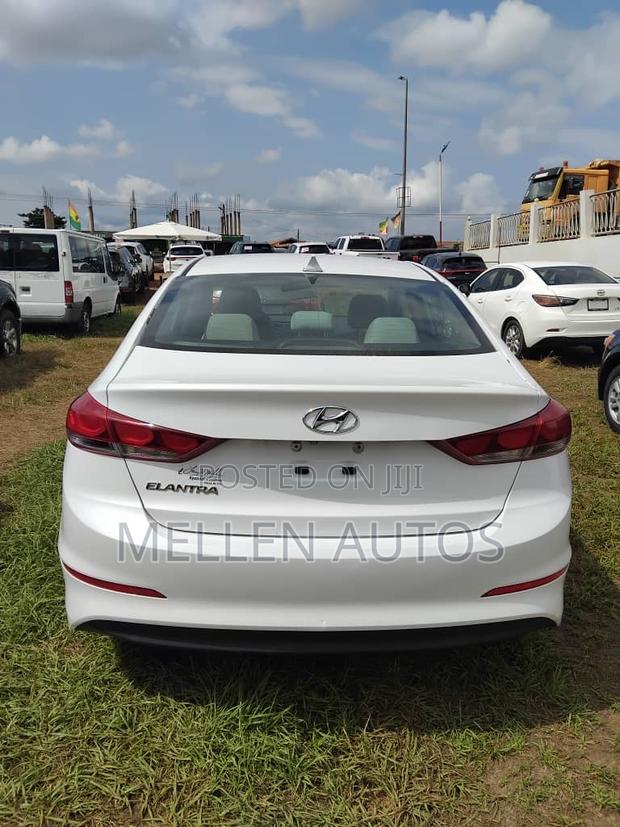 Hyundai Elantra ECO Sedan FWD (1.4L 4cyl 7A) 2017 White