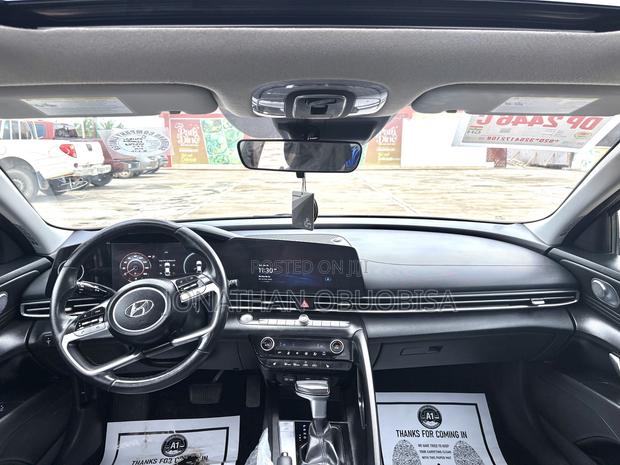 Hyundai Elantra SEL 2023 Black