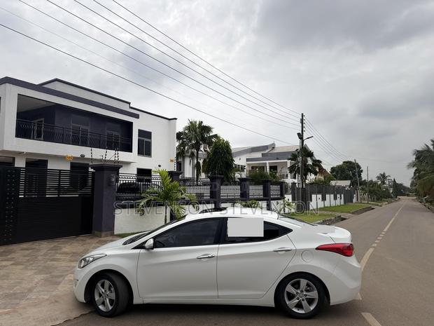 Hyundai Elantra GLS Sedan FWD (1.8L 4cyl 6A) 2013 White