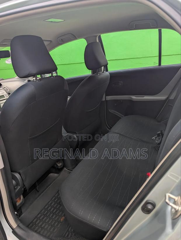 Toyota Yaris 2010 Gray